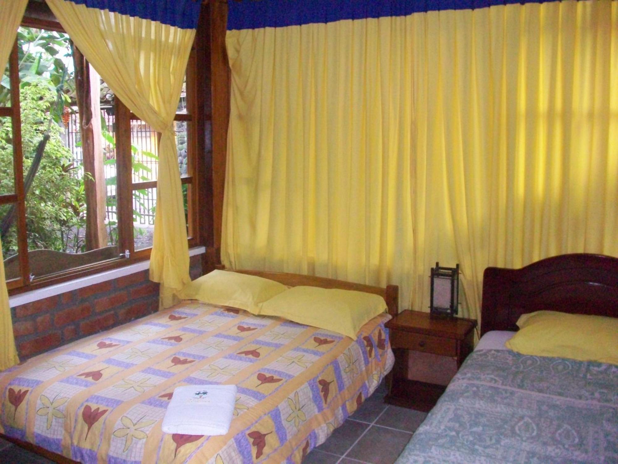 Hostal Las Palmas Puyo Exterior photo