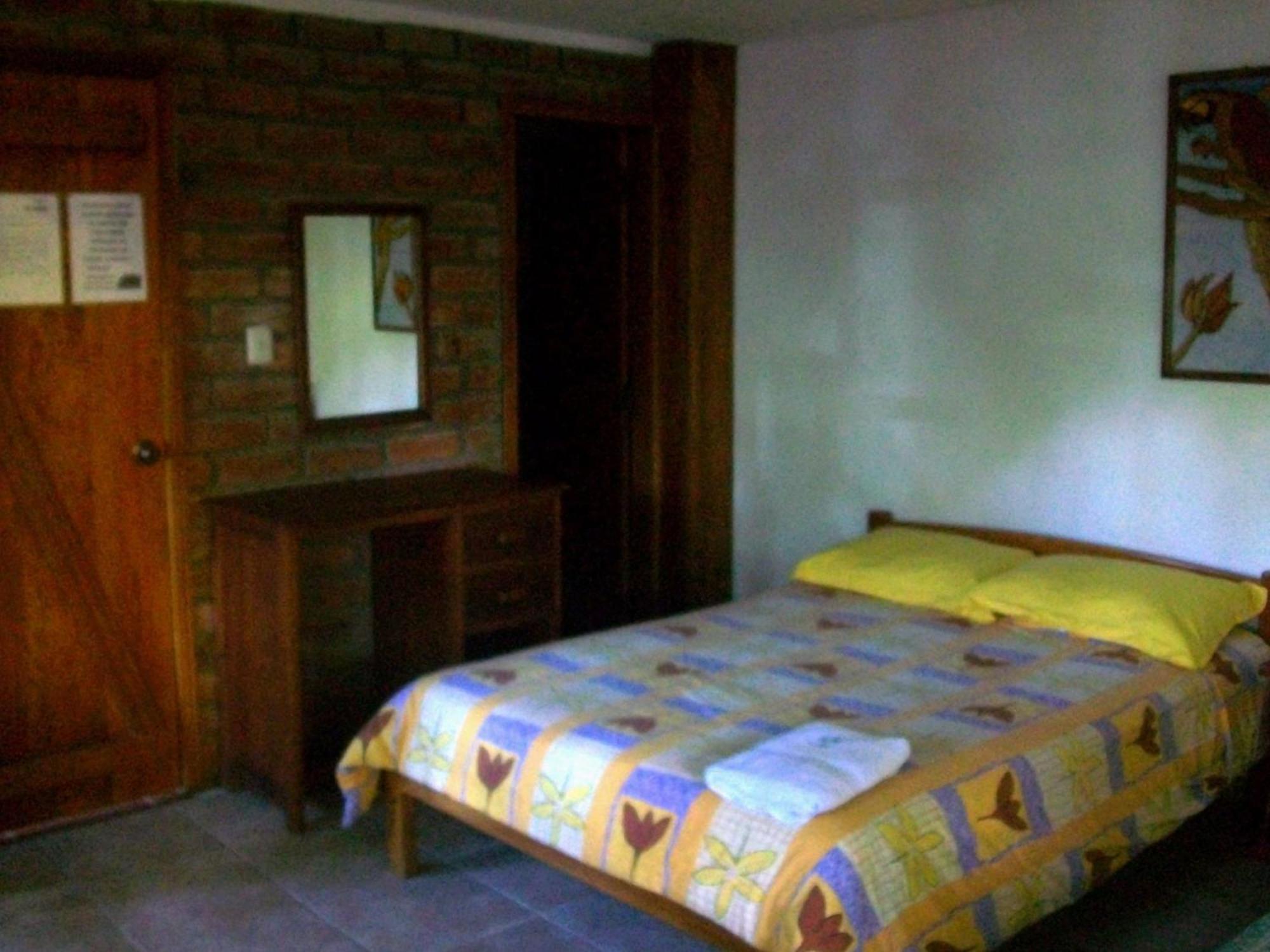 Hostal Las Palmas Puyo Exterior photo