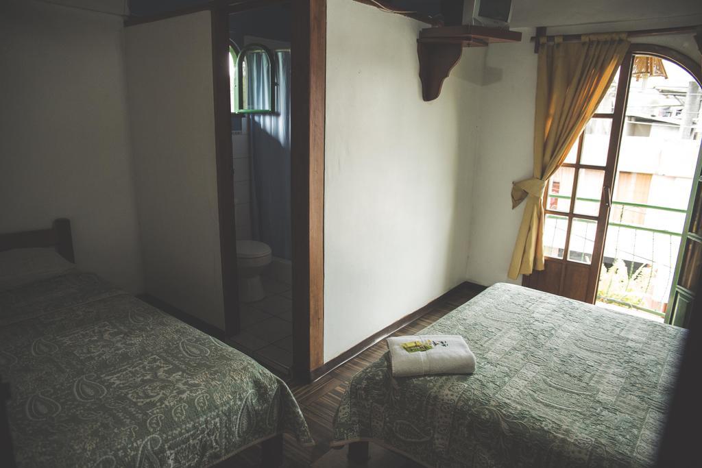 Hostal Las Palmas Puyo Exterior photo