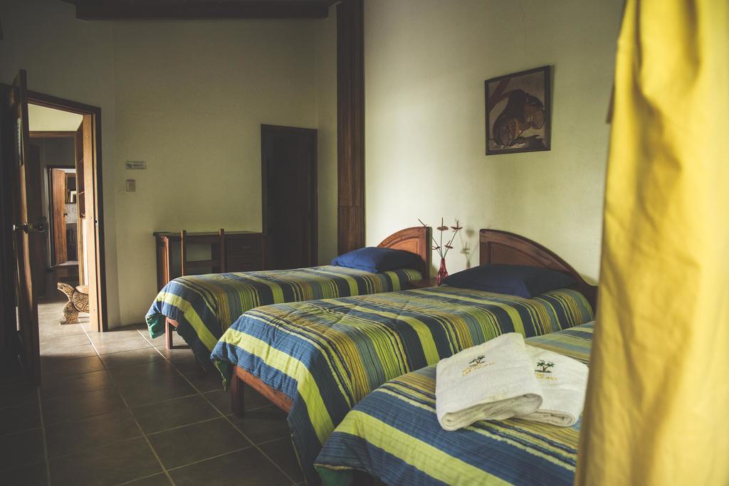 Hostal Las Palmas Puyo Exterior photo