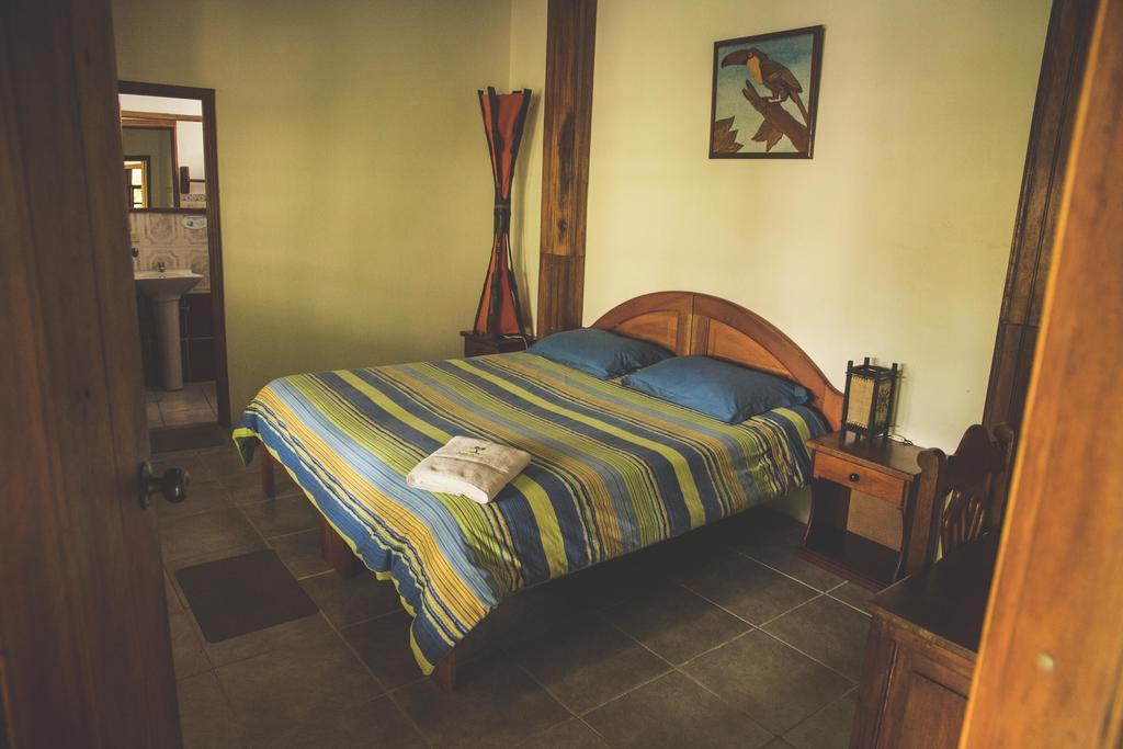 Hostal Las Palmas Puyo Exterior photo